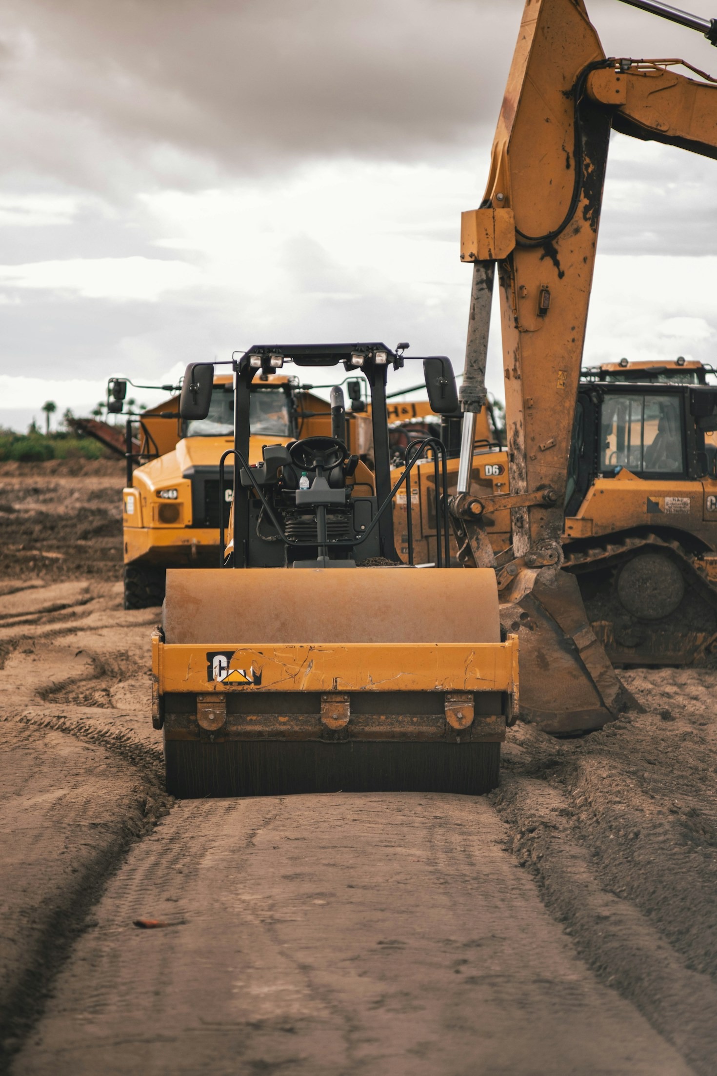 The Logistics Behind Heavy Equipment Hauling